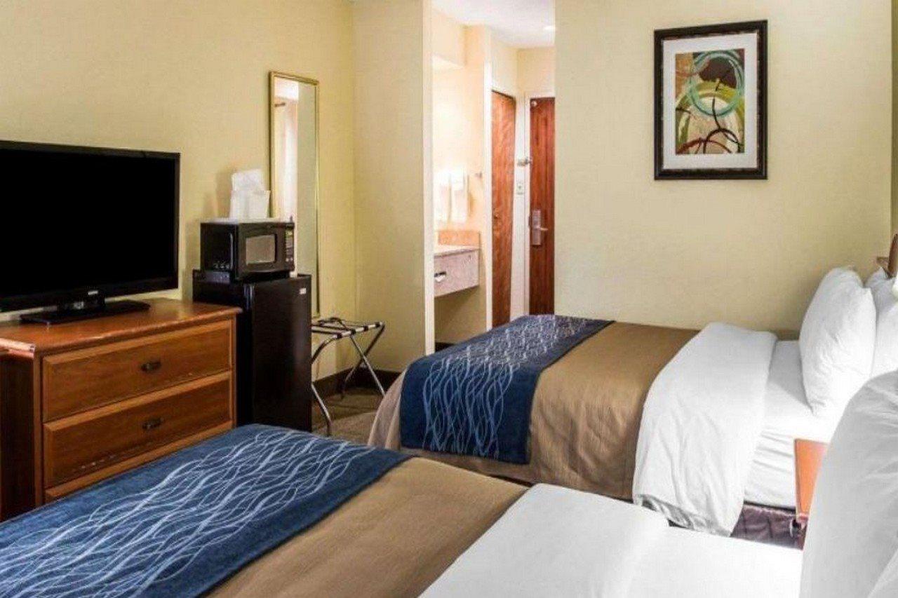 Quality Inn Darien-North Brunswick Extérieur photo