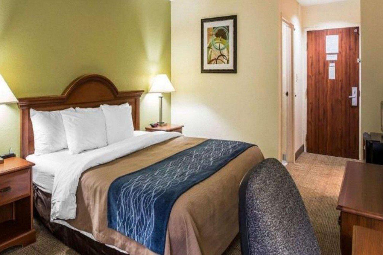 Quality Inn Darien-North Brunswick Extérieur photo