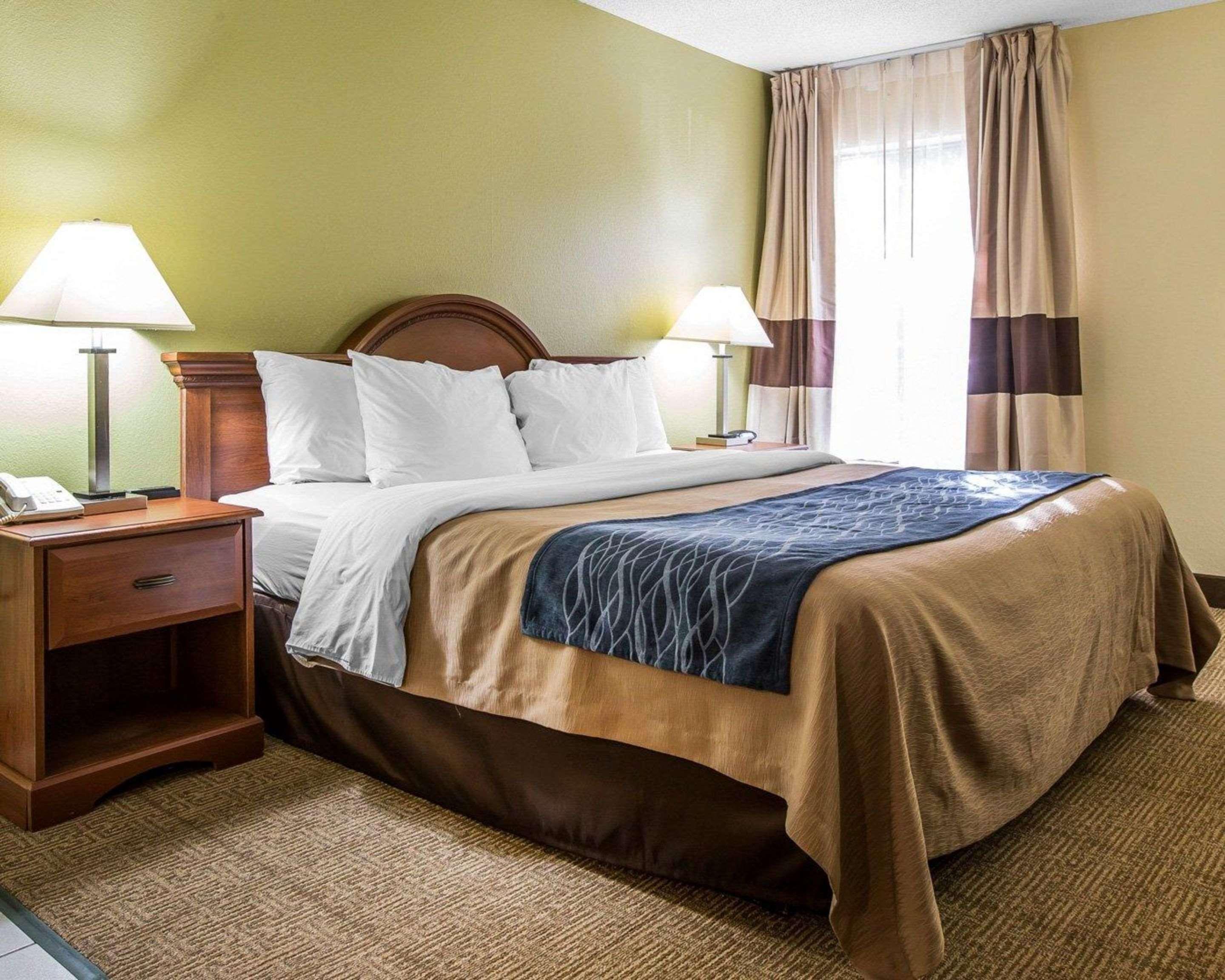 Quality Inn Darien-North Brunswick Extérieur photo