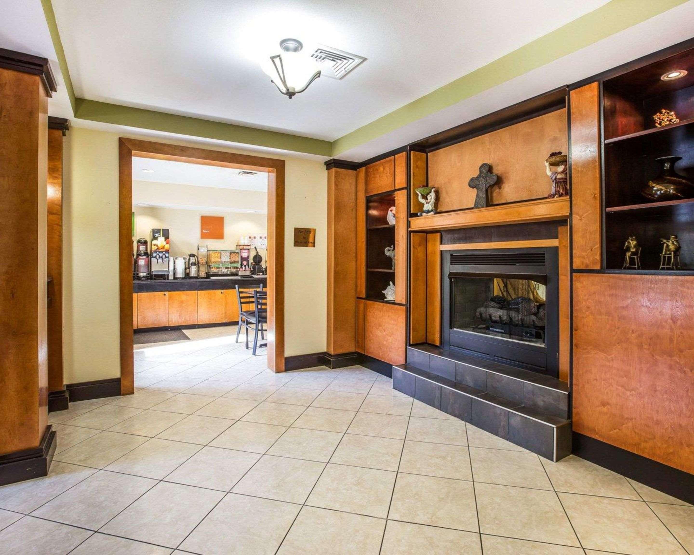 Quality Inn Darien-North Brunswick Extérieur photo