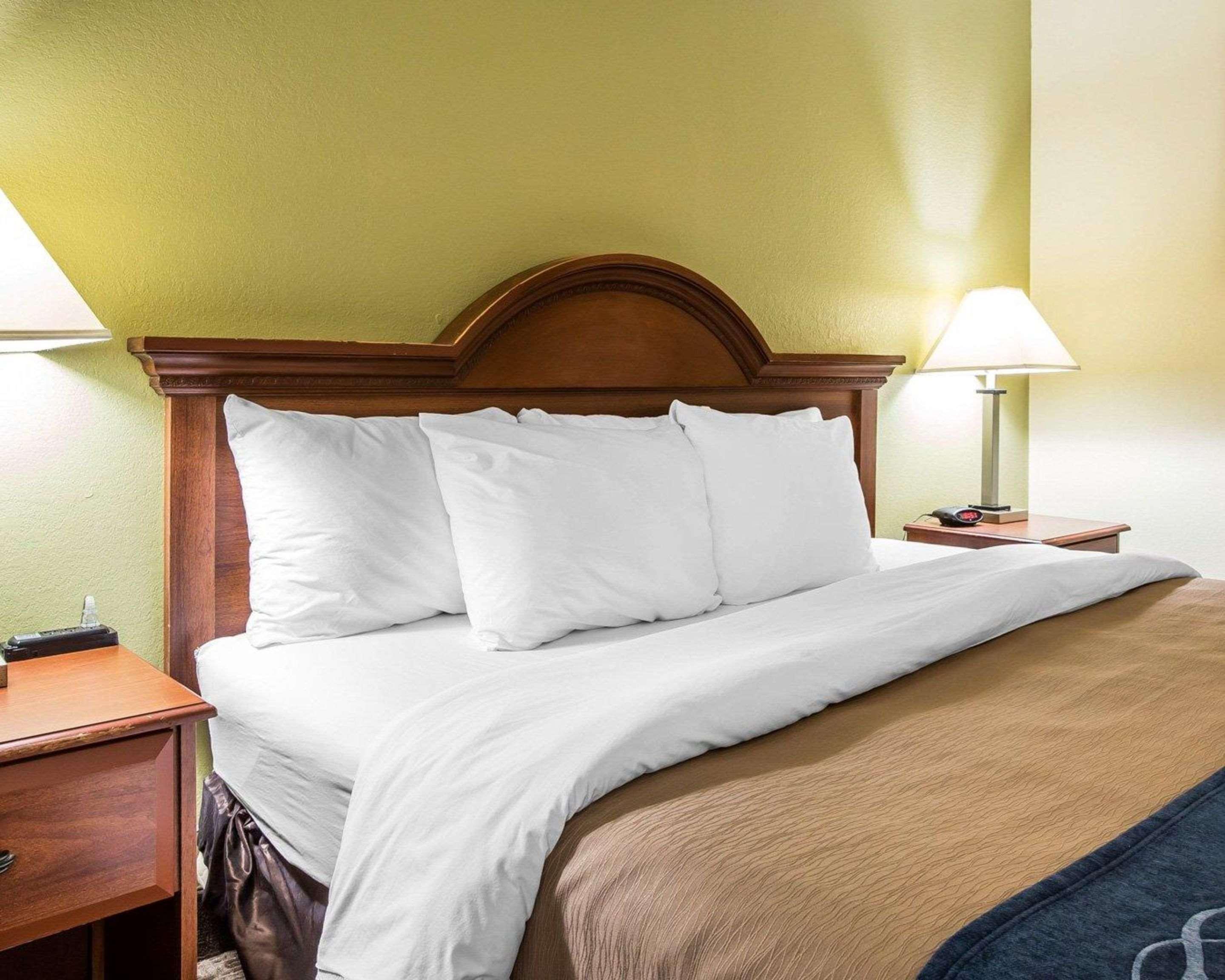 Quality Inn Darien-North Brunswick Extérieur photo