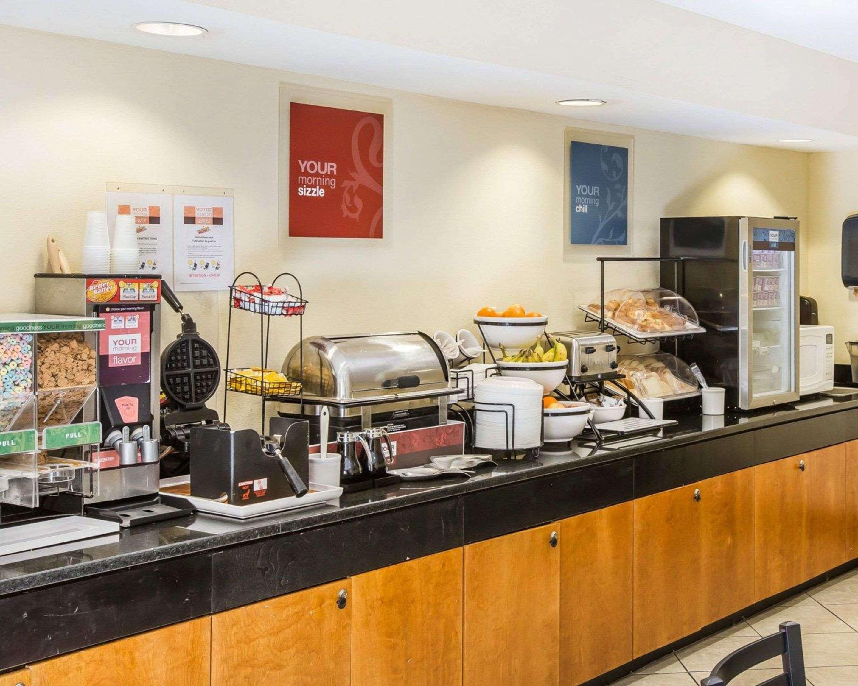 Quality Inn Darien-North Brunswick Extérieur photo